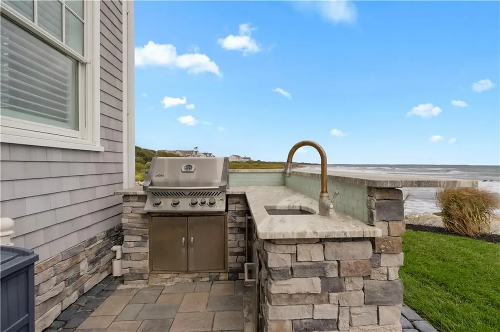49 Major Arnold Road Narragansett RI 02882