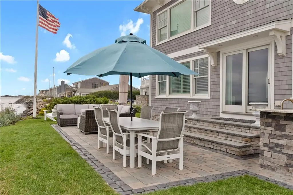 49 Major Arnold Road Narragansett RI 02882