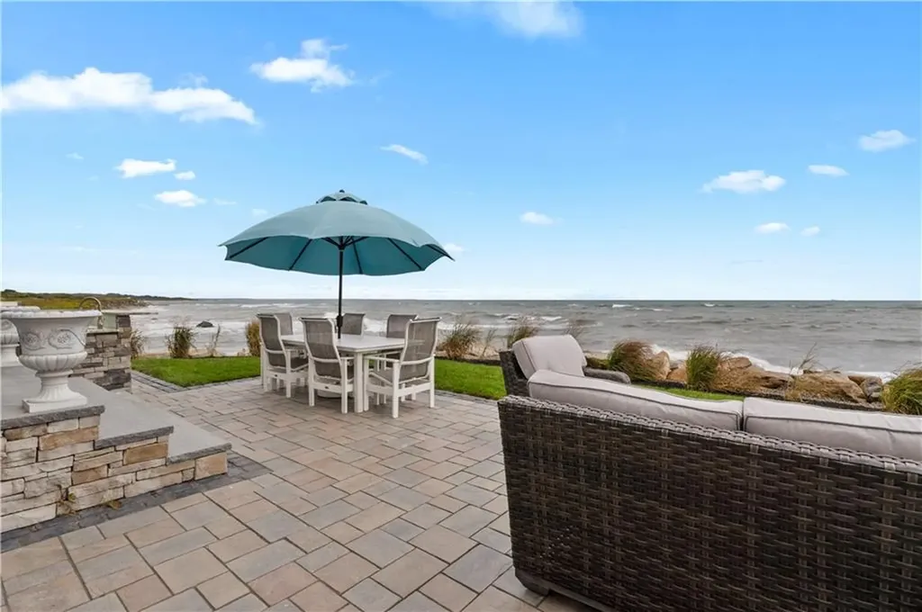 49 Major Arnold Road Narragansett RI 02882