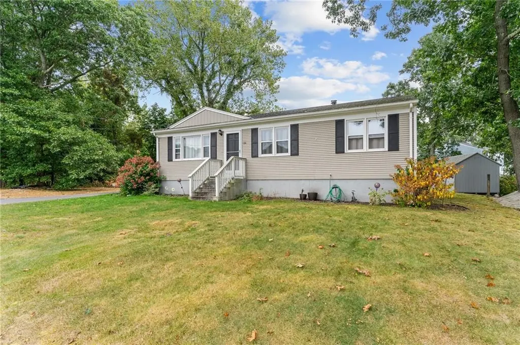 130 Pinnery Avenue Warwick RI 02886