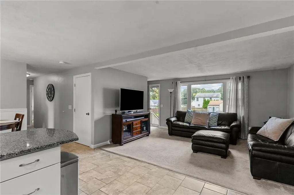 130 Pinnery Avenue Warwick RI 02886
