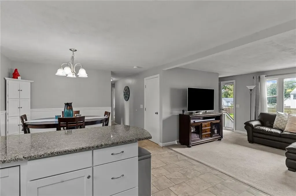 130 Pinnery Avenue Warwick RI 02886