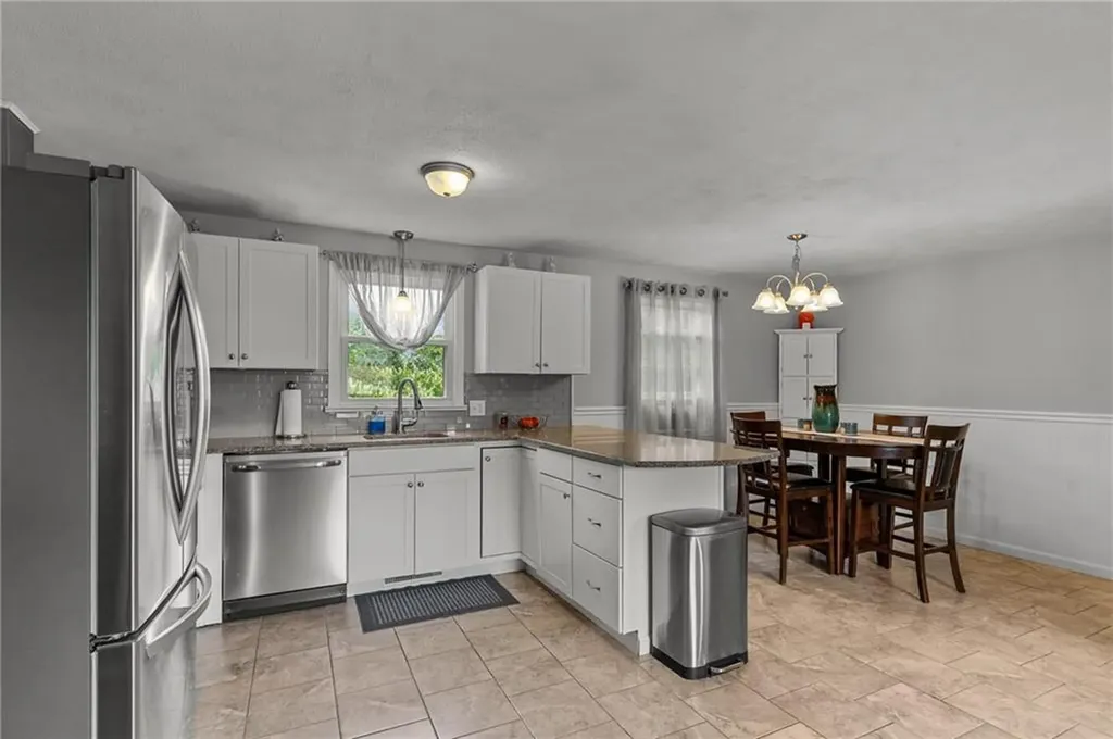 130 Pinnery Avenue Warwick RI 02886