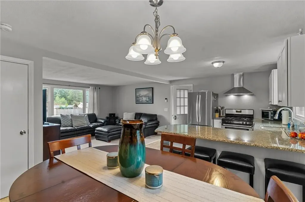 130 Pinnery Avenue Warwick RI 02886