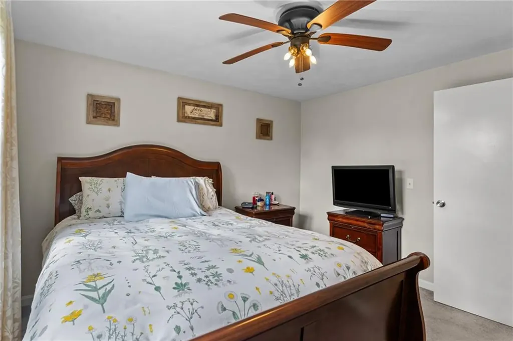 130 Pinnery Avenue Warwick RI 02886