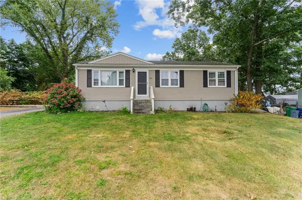 130 Pinnery Avenue Warwick RI 02886