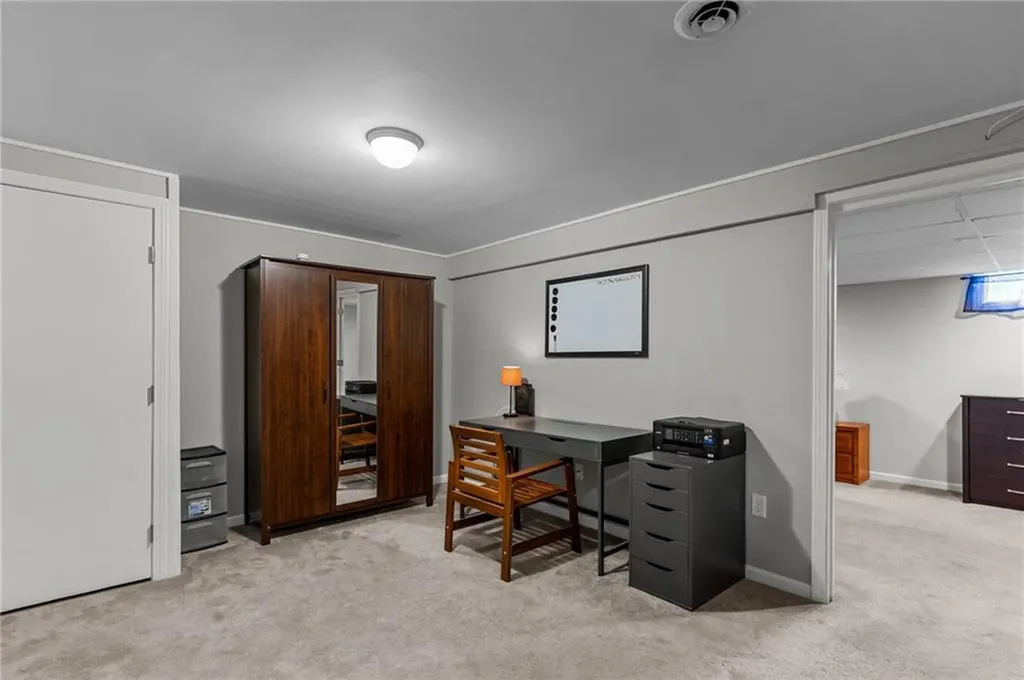 130 Pinnery Avenue Warwick RI 02886