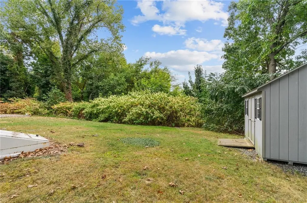 130 Pinnery Avenue Warwick RI 02886