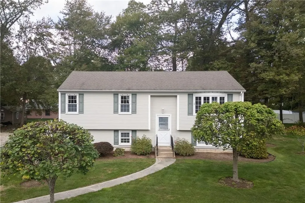 39 Oakridge Drive West Warwick RI 02893