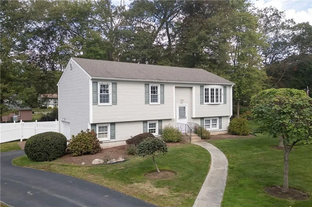 39 Oakridge Drive West Warwick RI 02893