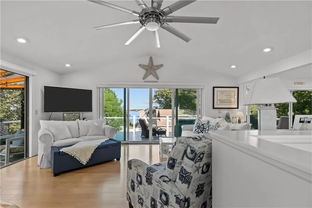 48 Therien Road Portsmouth RI 02871