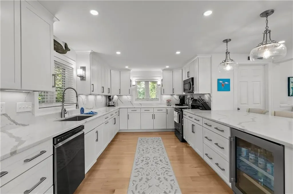 48 Therien Road Portsmouth RI 02871