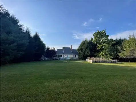 17 Keith Drive Hopkinton RI 02833