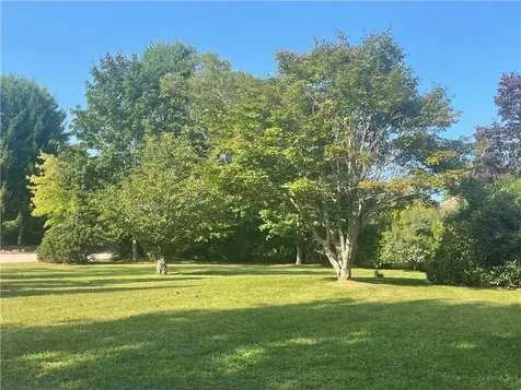 17 Keith Drive Hopkinton RI 02833