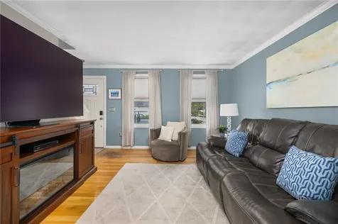 117 Laura Circle Cranston RI 02920