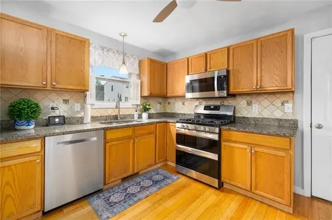 117 Laura Circle Cranston RI 02920