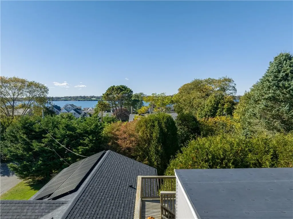 4 James Street Middletown RI 02842