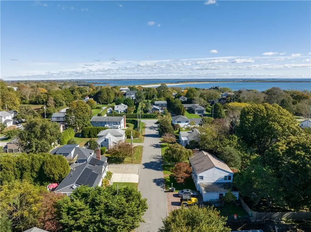 4 James Street Middletown RI 02842
