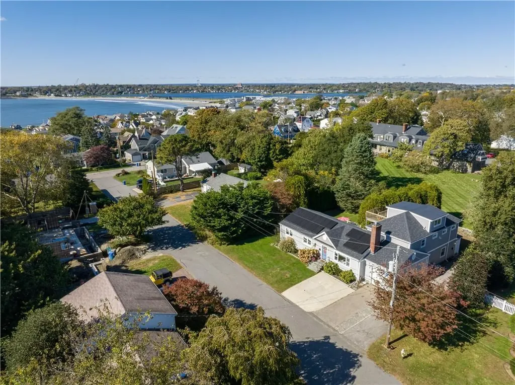 4 James Street Middletown RI 02842