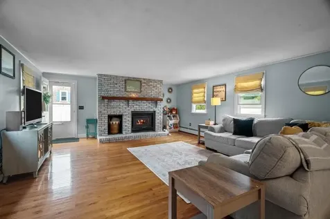 132 Grove Avenue East Providence RI 02914