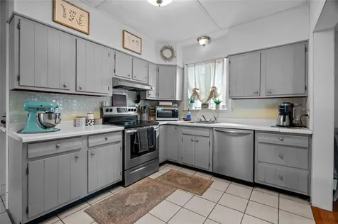 132 Grove Avenue East Providence RI 02914