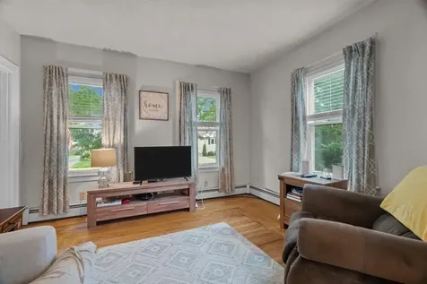 132 Grove Avenue East Providence RI 02914