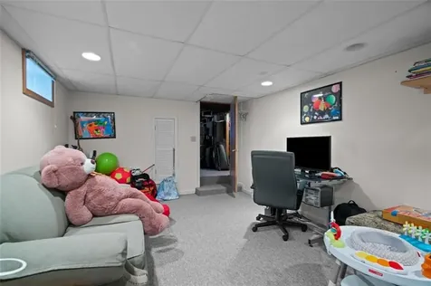 132 Grove Avenue East Providence RI 02914