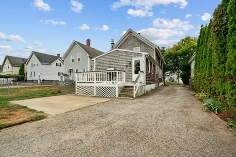 132 Grove Avenue East Providence RI 02914