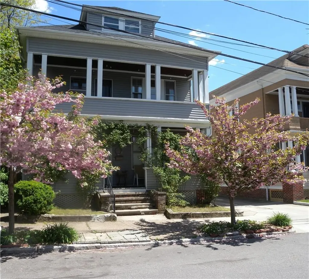 117 Radcliffe Avenue Providence RI 02908