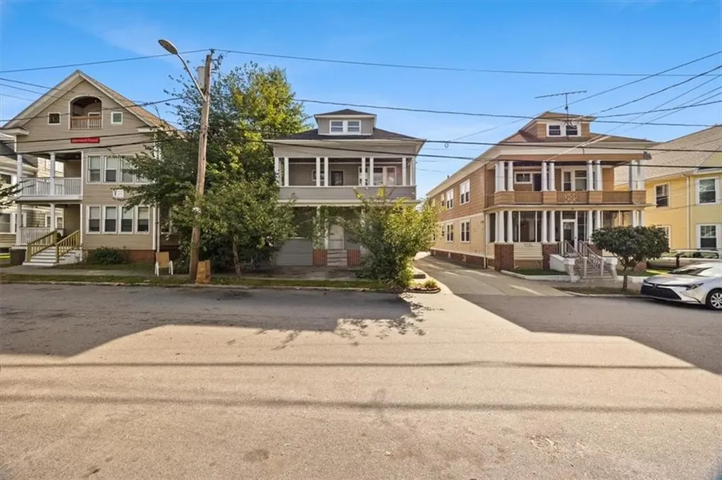 117 Radcliffe Avenue Providence RI 02908