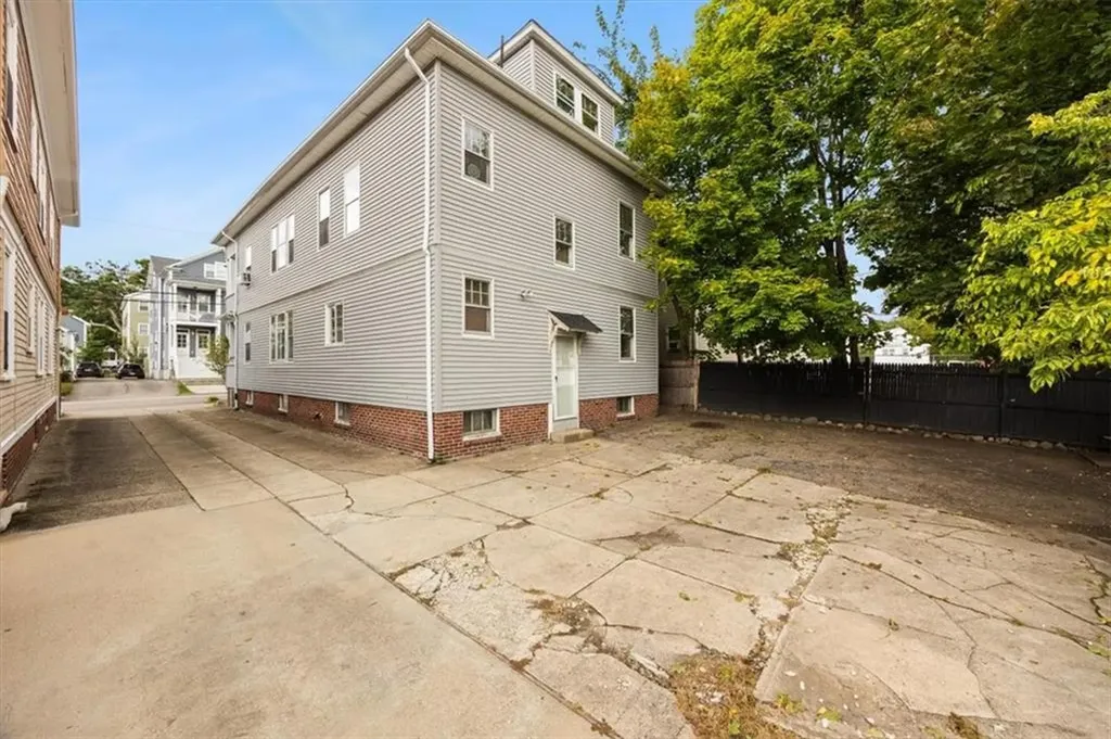 117 Radcliffe Avenue Providence RI 02908