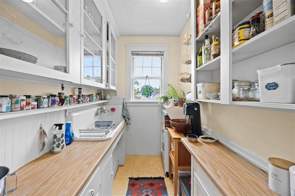 117 Radcliffe Avenue Providence RI 02908
