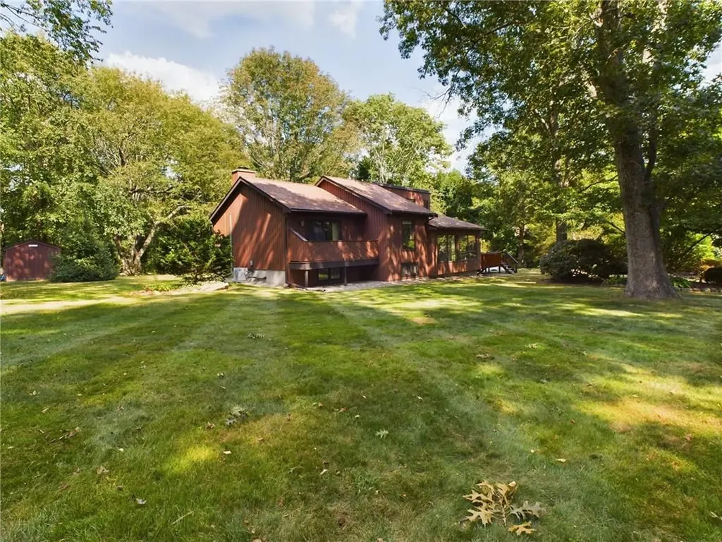 112 Captains Circle Tiverton RI 02878
