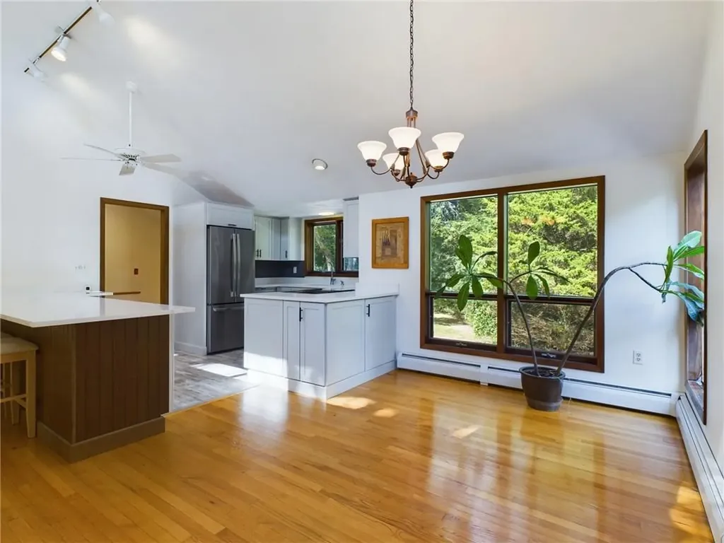 112 Captains Circle Tiverton RI 02878
