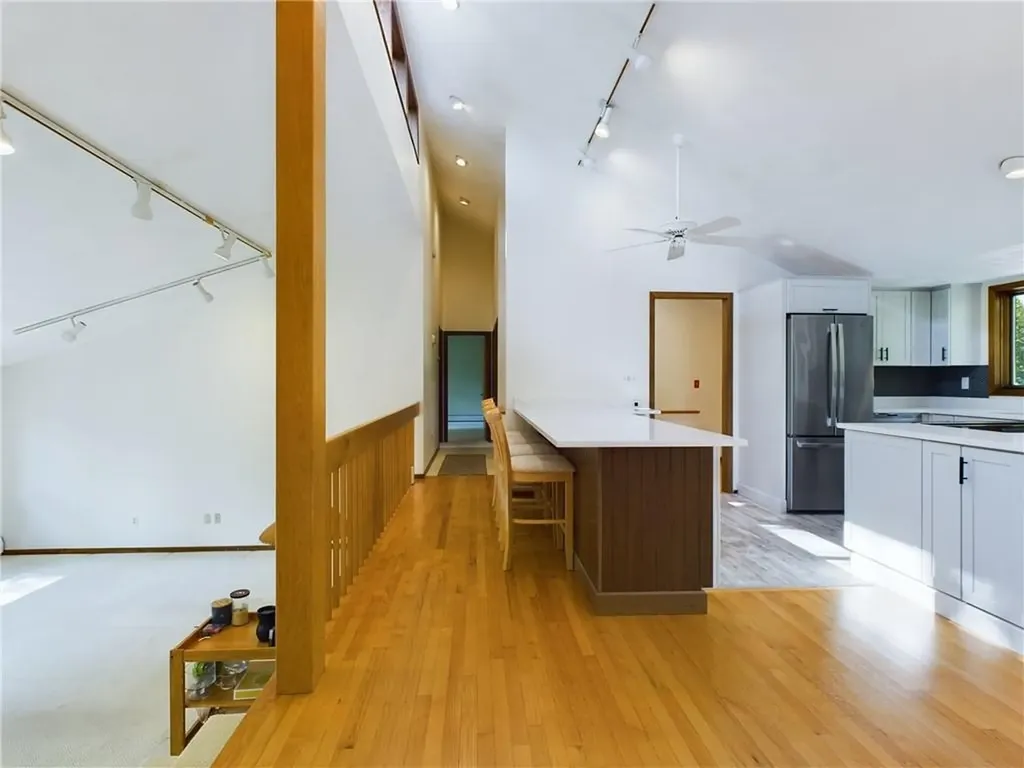 112 Captains Circle Tiverton RI 02878