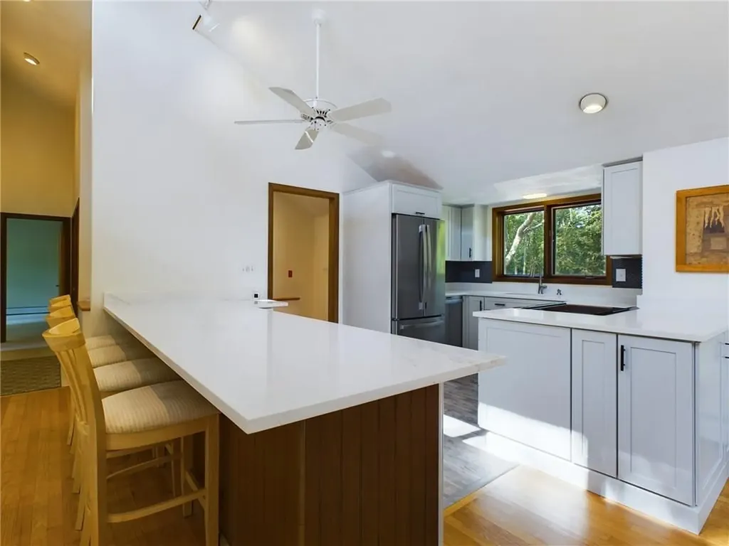 112 Captains Circle Tiverton RI 02878