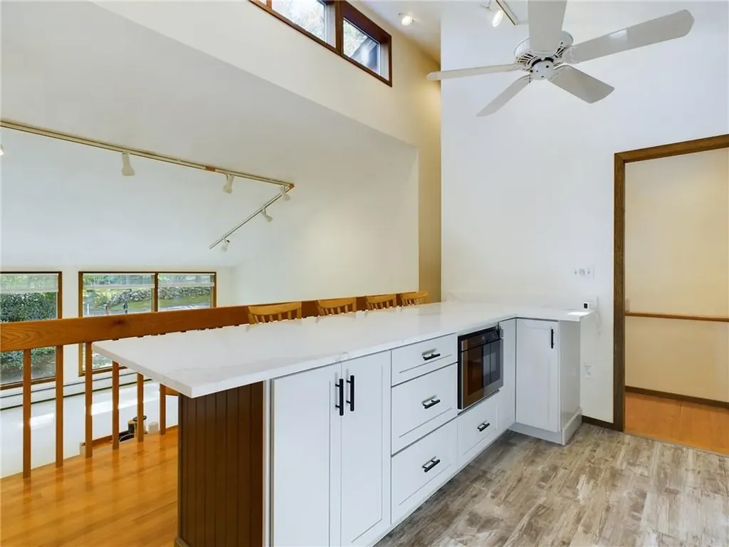 112 Captains Circle Tiverton RI 02878