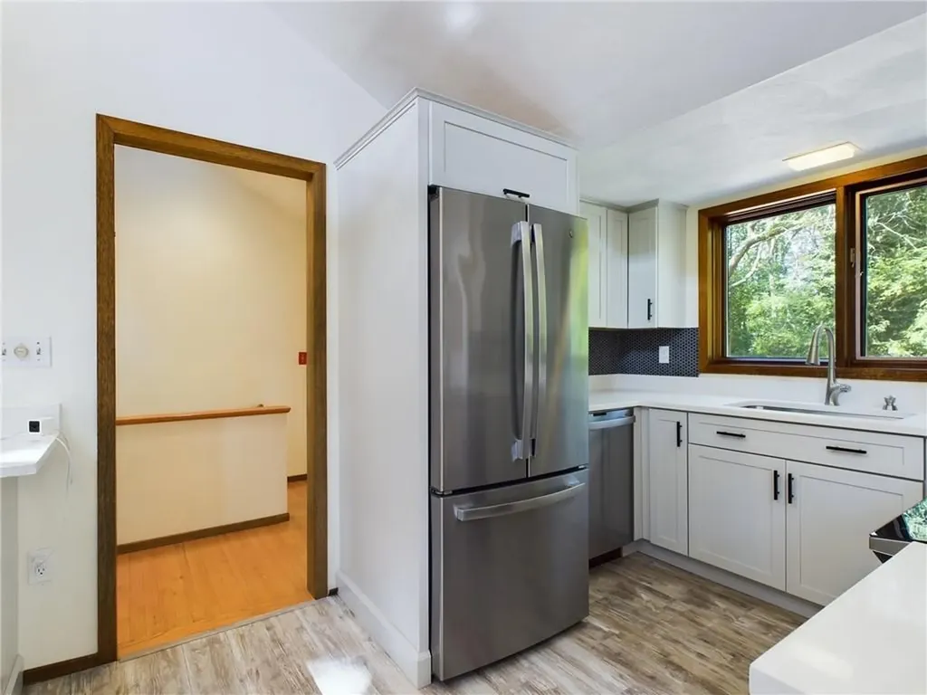 112 Captains Circle Tiverton RI 02878