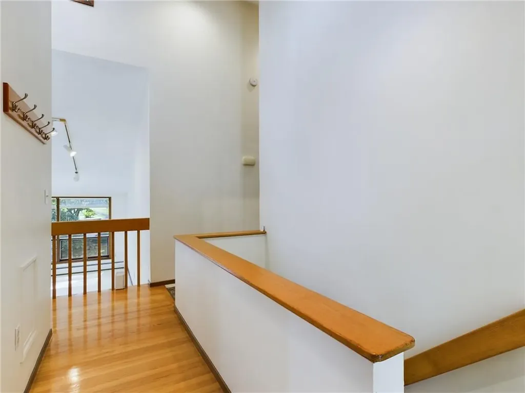 112 Captains Circle Tiverton RI 02878