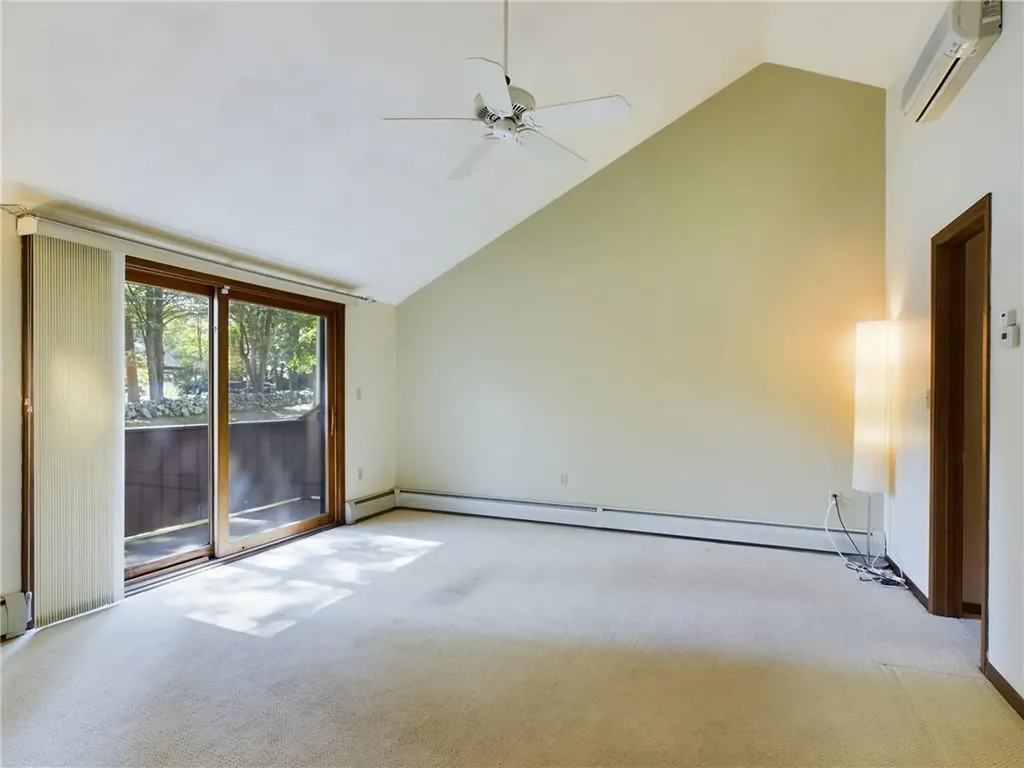 112 Captains Circle Tiverton RI 02878