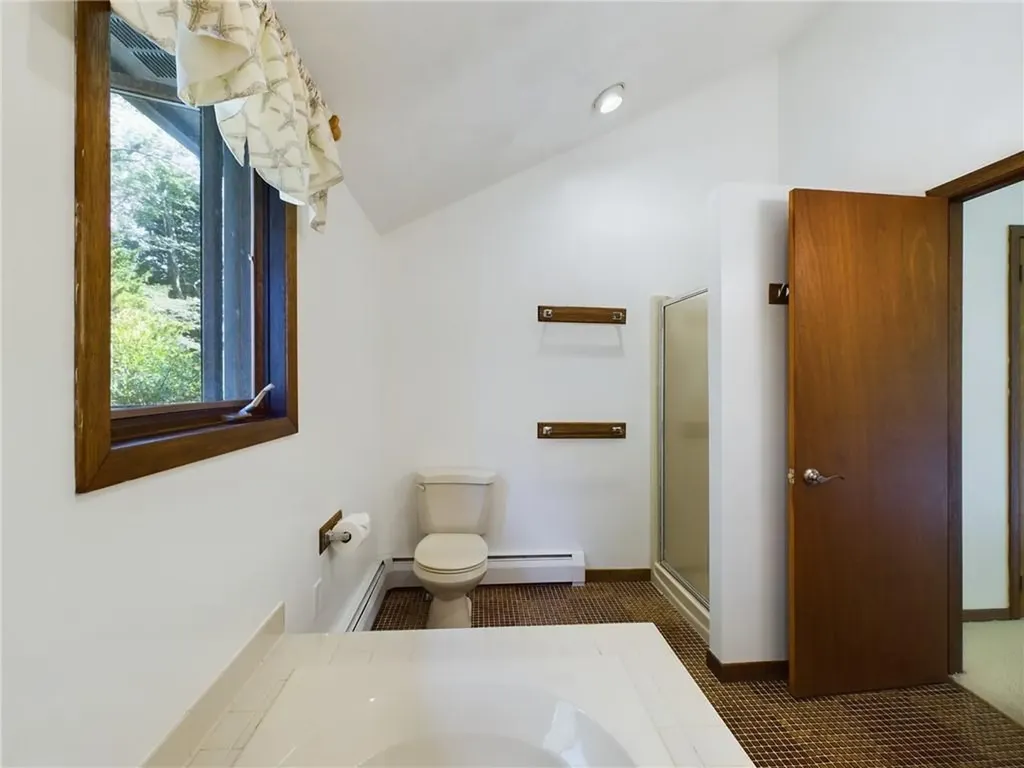 112 Captains Circle Tiverton RI 02878
