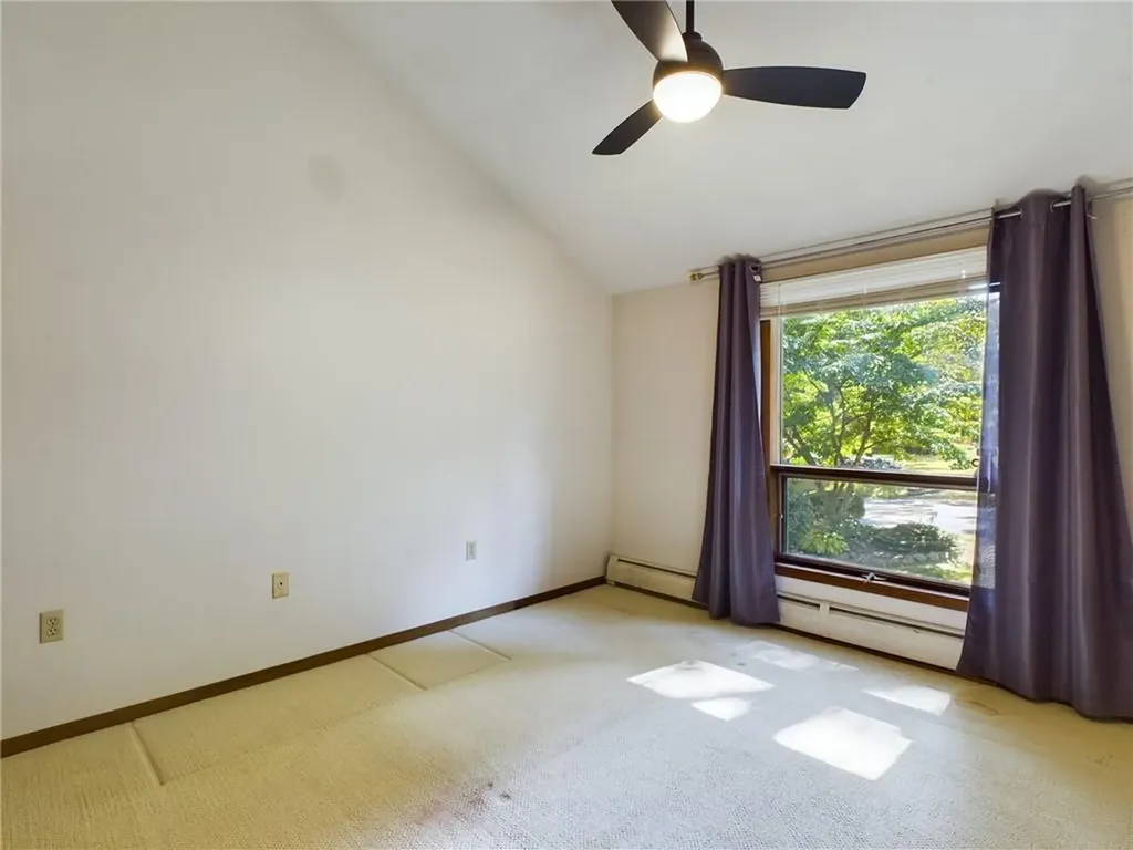 112 Captains Circle Tiverton RI 02878