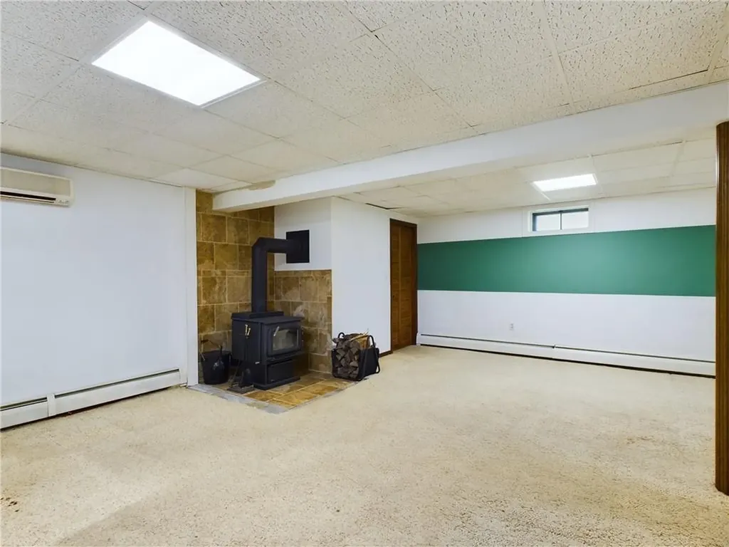 112 Captains Circle Tiverton RI 02878