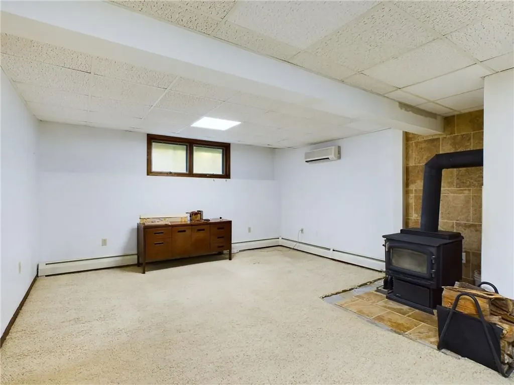 112 Captains Circle Tiverton RI 02878