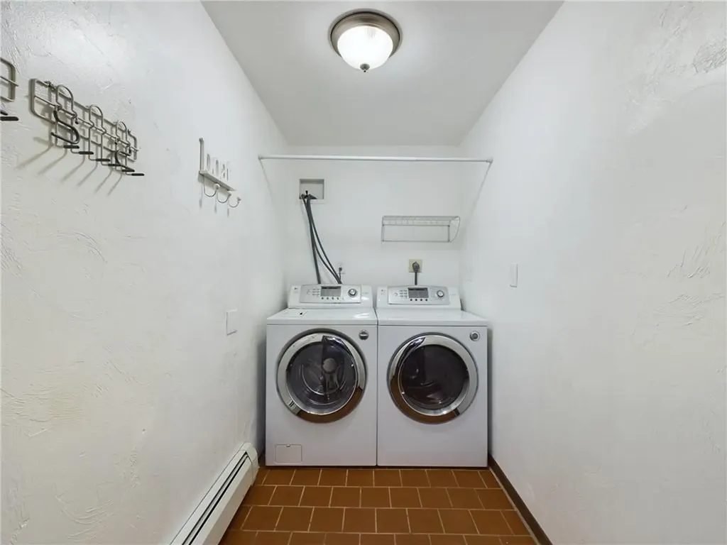 112 Captains Circle Tiverton RI 02878