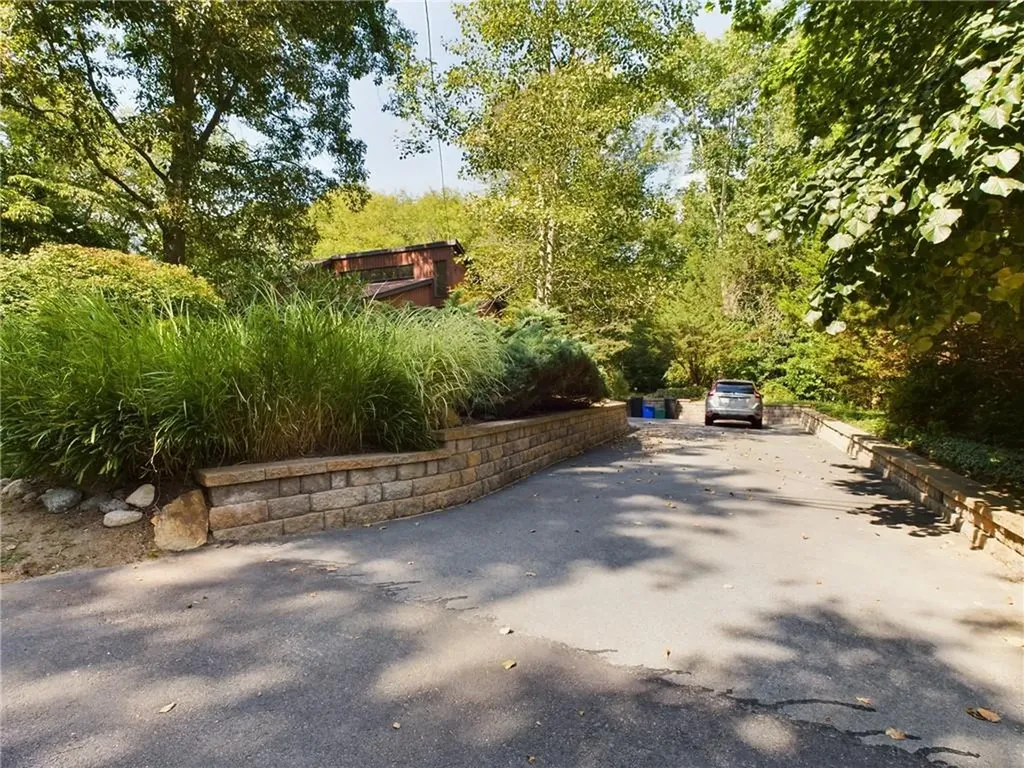 112 Captains Circle Tiverton RI 02878