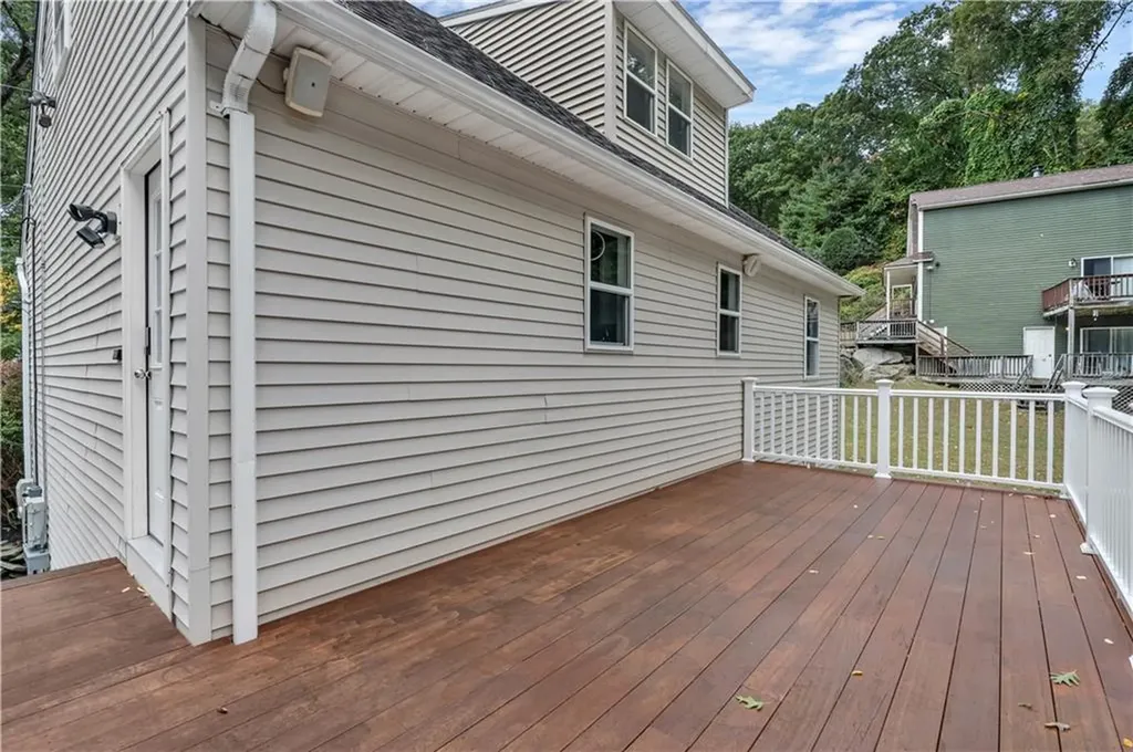 25 Smith Street Lincoln RI 02865
