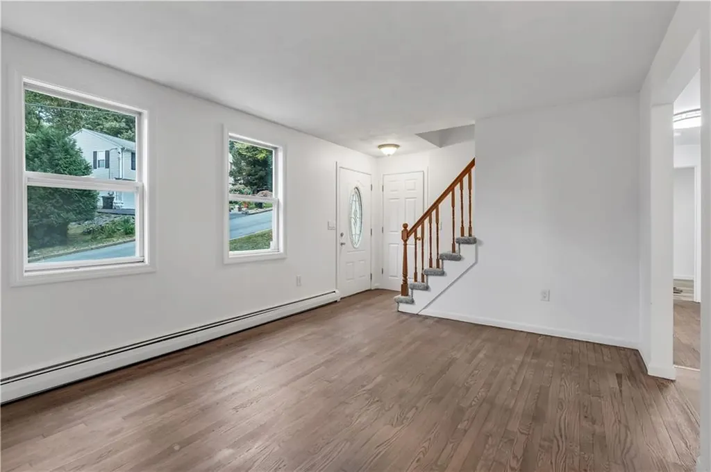 25 Smith Street Lincoln RI 02865