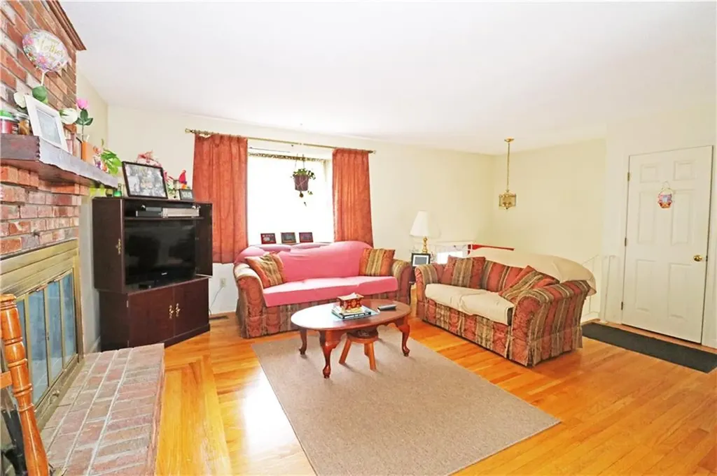 20 Franklin Terrace Portsmouth RI 02871