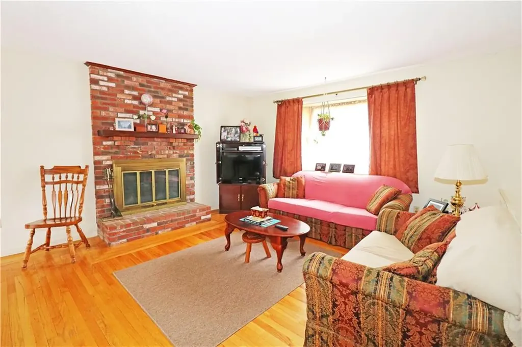 20 Franklin Terrace Portsmouth RI 02871